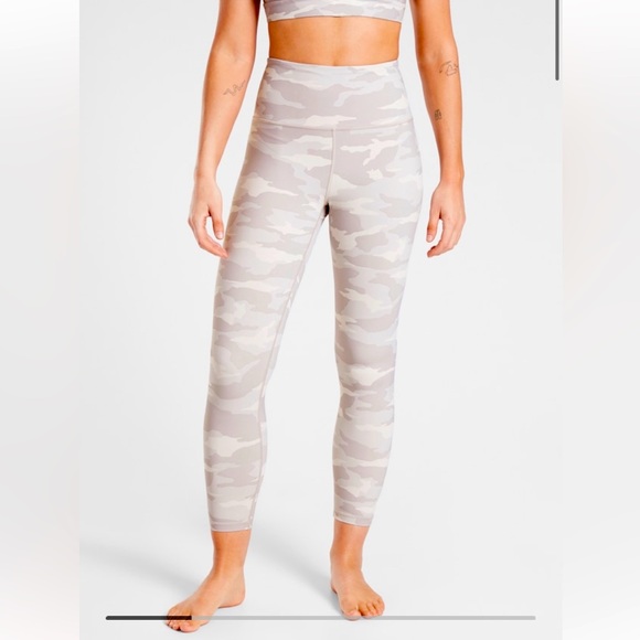 XS Athleta Elation Camo 7/8 Tight - Picture 2 of 3